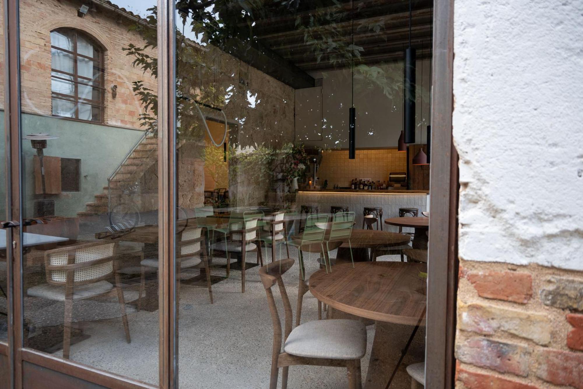 Flora Bed & Breakfast Banyoles Exterior photo